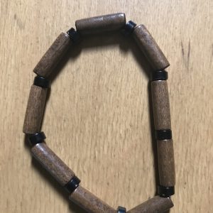 Bracelet en bois – perles tubes