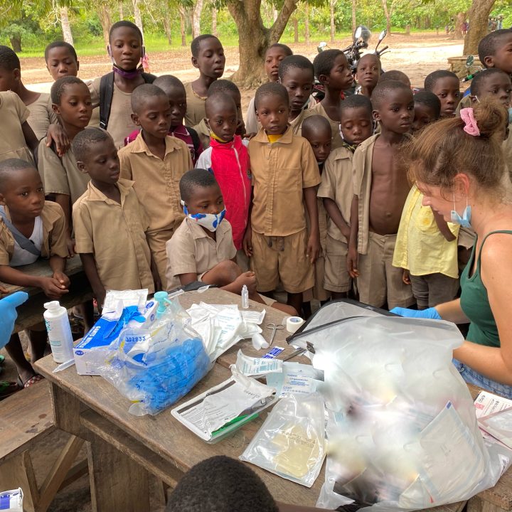 Soins-infirmiers-enfants-avec-JAIMESUD